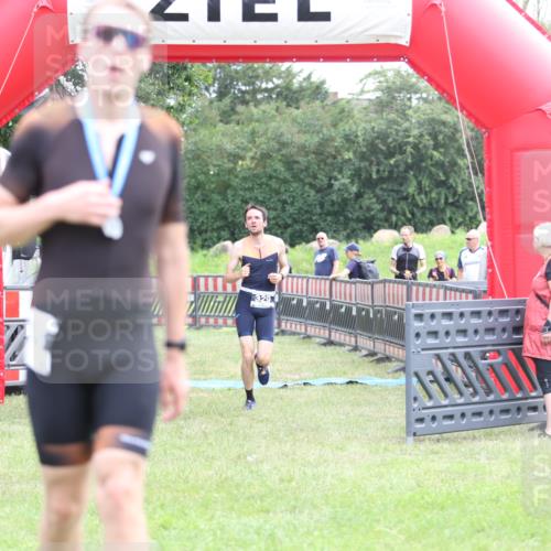 21.06.2026 - 29. Vierlanden-Triathlon Andreas Tolksdorf http://msf.ph/oto/9874912 21.06.2026 11:06:45 Ziel 320, 329, 437, 320, 329, 437 meine-sportfotos.de