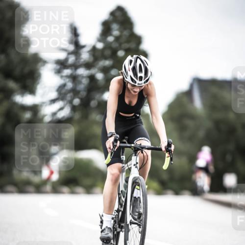 21.06.2026 - 29. Vierlanden-Triathlon H.Heesch http://msf.ph/oto/9874918 21.06.2026 12:18:26 Radfahren 813, 865 meine-sportfotos.de