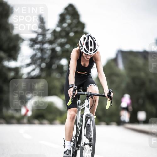 21.06.2026 - 29. Vierlanden-Triathlon H.Heesch http://msf.ph/oto/9874922 21.06.2026 12:18:26 Radfahren 813, 865 meine-sportfotos.de