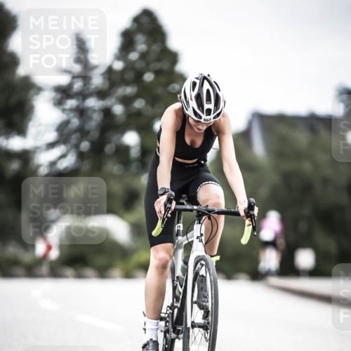 21.06.2026 - 29. Vierlanden-Triathlon H.Heesch http://msf.ph/oto/9874930 21.06.2026 12:18:26 Radfahren 813, 865 meine-sportfotos.de