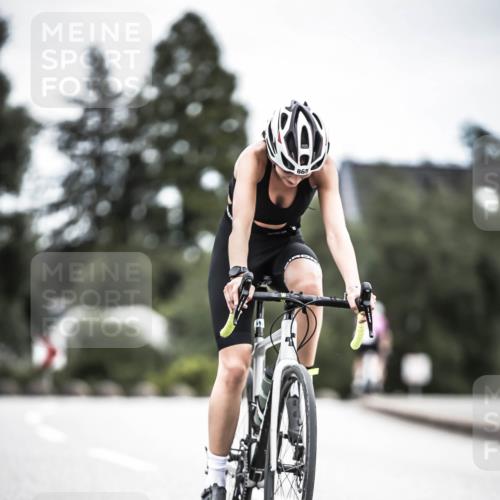 21.06.2026 - 29. Vierlanden-Triathlon H.Heesch http://msf.ph/oto/9874933 21.06.2026 12:18:26 Radfahren 813, 865 meine-sportfotos.de