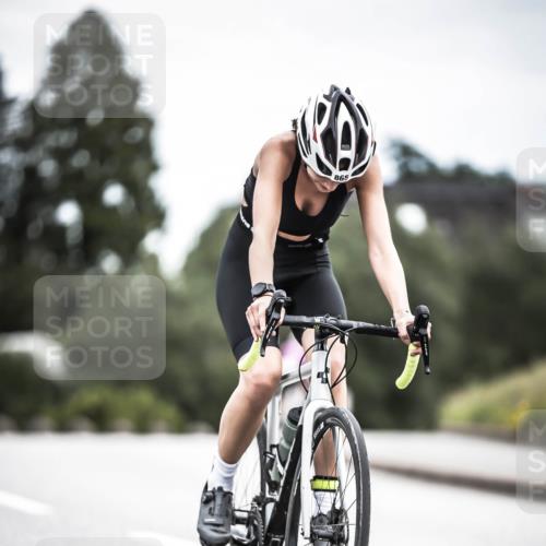 21.06.2026 - 29. Vierlanden-Triathlon H.Heesch http://msf.ph/oto/9874947 21.06.2026 12:18:26 Radfahren 813, 865 meine-sportfotos.de