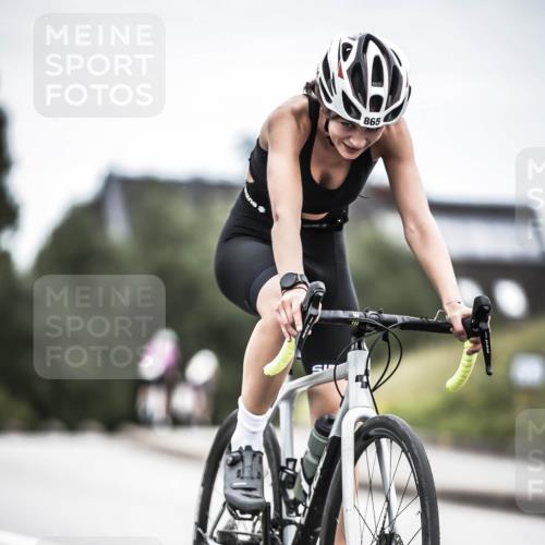 21.06.2026 - 29. Vierlanden-Triathlon H.Heesch http://msf.ph/oto/9874966 21.06.2026 12:18:26 Radfahren 813, 865 meine-sportfotos.de