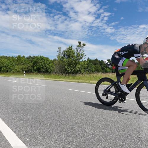 21.06.2026 - Viking Triathlon Michael Burmester http://msf.ph/oto/9874996 21.06.2026 12:57:37 Radfahren 77, 85, 88, 93, 141, 199, 274, 315, 393, 492, 497 meine-sportfotos.de