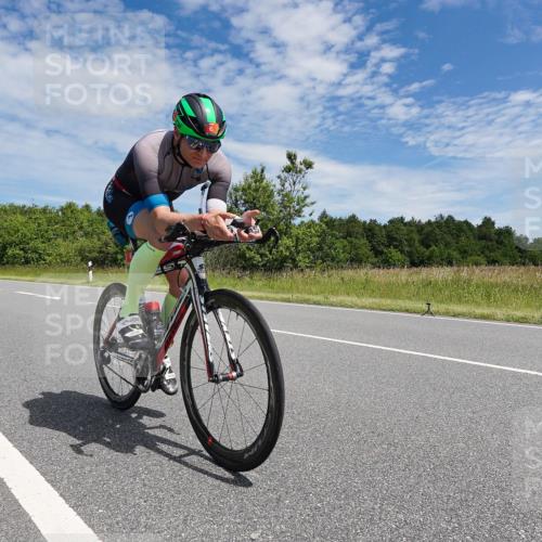 21.06.2026 - Viking Triathlon Michael Burmester http://msf.ph/oto/9875001 21.06.2026 12:57:39 Radfahren 77, 85, 88, 93, 141, 199, 274, 304, 315, 393, 492, 497, 571 meine-sportfotos.de