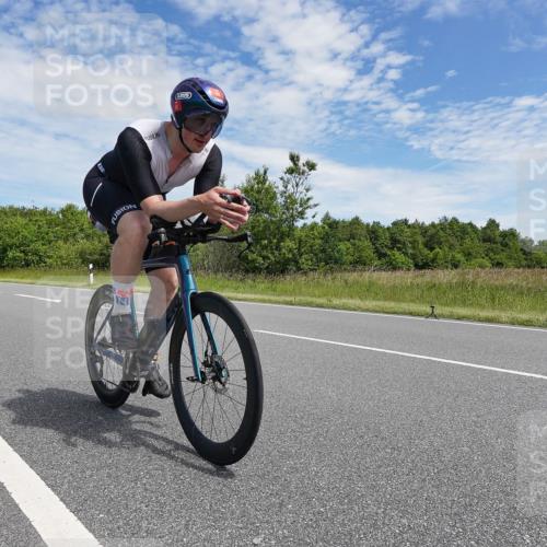 21.06.2026 - Viking Triathlon Michael Burmester http://msf.ph/oto/9875053 21.06.2026 12:58:12 Radfahren 96, 303, 562, 571, 601 meine-sportfotos.de