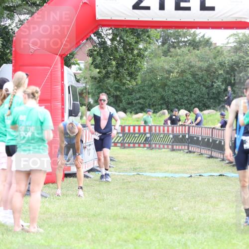 21.06.2026 - 29. Vierlanden-Triathlon Andreas Tolksdorf http://msf.ph/oto/9875064 21.06.2026 11:06:49 Ziel 320, 320 meine-sportfotos.de