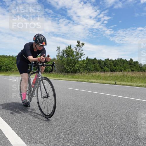 21.06.2026 - Viking Triathlon Michael Burmester http://msf.ph/oto/9875078 21.06.2026 12:59:02 Radfahren 69, 127, 528, 557 meine-sportfotos.de