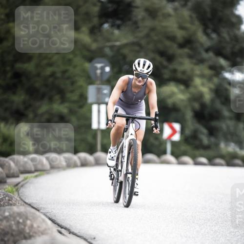 21.06.2026 - 29. Vierlanden-Triathlon H.Heesch http://msf.ph/oto/9875113 21.06.2026 12:19:49 Radfahren 731, 832 meine-sportfotos.de