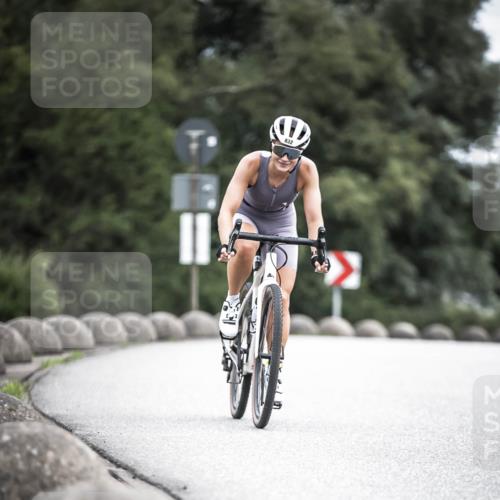21.06.2026 - 29. Vierlanden-Triathlon H.Heesch http://msf.ph/oto/9875116 21.06.2026 12:19:50 Radfahren 731, 832 meine-sportfotos.de