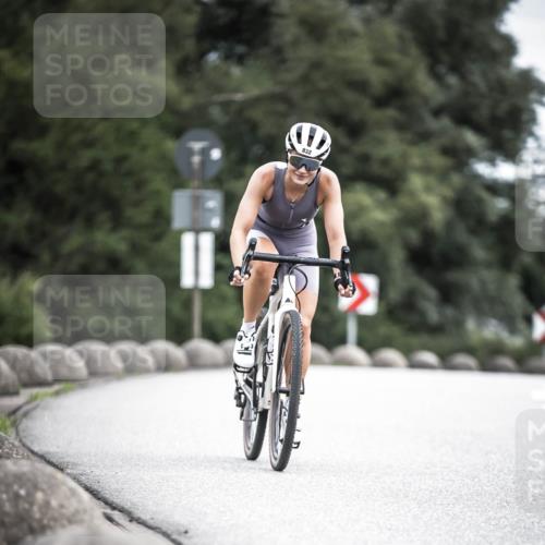 21.06.2026 - 29. Vierlanden-Triathlon H.Heesch http://msf.ph/oto/9875119 21.06.2026 12:19:50 Radfahren 731, 832 meine-sportfotos.de