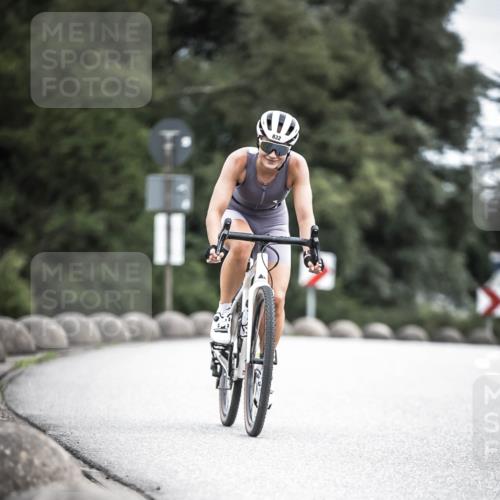 21.06.2026 - 29. Vierlanden-Triathlon H.Heesch http://msf.ph/oto/9875122 21.06.2026 12:19:50 Radfahren 731, 832 meine-sportfotos.de