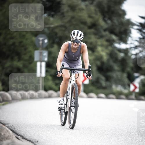 21.06.2026 - 29. Vierlanden-Triathlon H.Heesch http://msf.ph/oto/9875131 21.06.2026 12:19:50 Radfahren 731, 832 meine-sportfotos.de