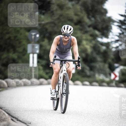 21.06.2026 - 29. Vierlanden-Triathlon H.Heesch http://msf.ph/oto/9875135 21.06.2026 12:19:50 Radfahren 731, 832 meine-sportfotos.de