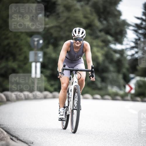 21.06.2026 - 29. Vierlanden-Triathlon H.Heesch http://msf.ph/oto/9875137 21.06.2026 12:19:50 Radfahren 731, 832 meine-sportfotos.de
