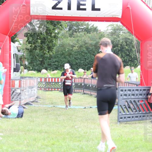 21.06.2026 - 29. Vierlanden-Triathlon Andreas Tolksdorf http://msf.ph/oto/9875155 21.06.2026 11:07:07 Ziel 323, 323 meine-sportfotos.de