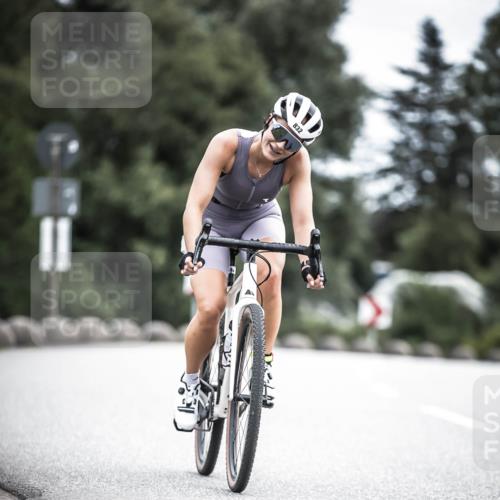 21.06.2026 - 29. Vierlanden-Triathlon H.Heesch http://msf.ph/oto/9875157 21.06.2026 12:19:50 Radfahren 731, 832 meine-sportfotos.de