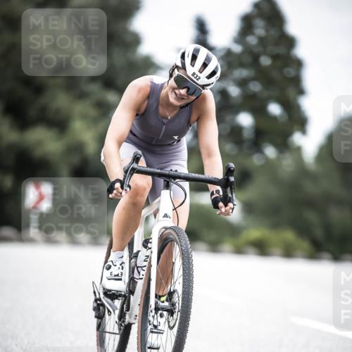 21.06.2026 - 29. Vierlanden-Triathlon H.Heesch http://msf.ph/oto/9875186 21.06.2026 12:19:50 Radfahren 731, 832 meine-sportfotos.de