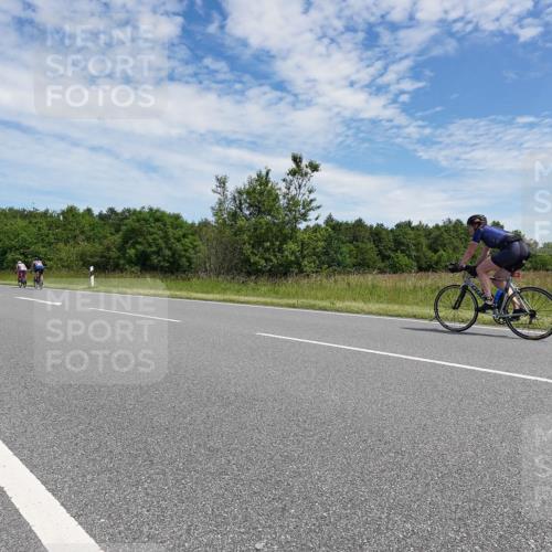 21.06.2026 - Viking Triathlon Michael Burmester http://msf.ph/oto/9875194 21.06.2026 13:00:50 Radfahren 377, 416, 511, 521, 529 meine-sportfotos.de