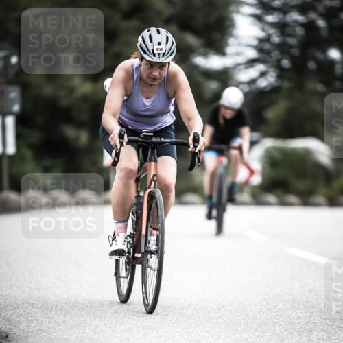 21.06.2026 - 29. Vierlanden-Triathlon H.Heesch http://msf.ph/oto/9875235 21.06.2026 12:20:45 Radfahren 830, 853 meine-sportfotos.de