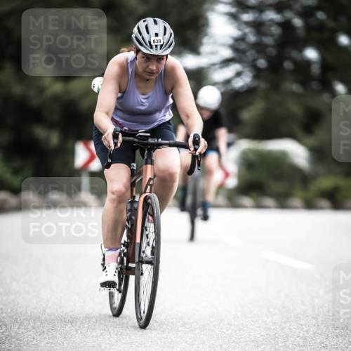 21.06.2026 - 29. Vierlanden-Triathlon H.Heesch http://msf.ph/oto/9875246 21.06.2026 12:20:45 Radfahren 830, 853 meine-sportfotos.de