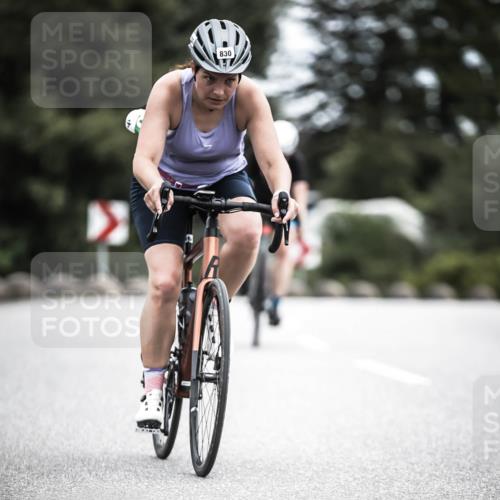 21.06.2026 - 29. Vierlanden-Triathlon H.Heesch http://msf.ph/oto/9875250 21.06.2026 12:20:45 Radfahren 830, 853 meine-sportfotos.de