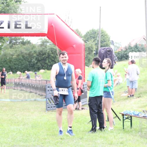 21.06.2026 - 29. Vierlanden-Triathlon Andreas Tolksdorf http://msf.ph/oto/9875302 21.06.2026 11:07:37 Ziel 207, 207 meine-sportfotos.de