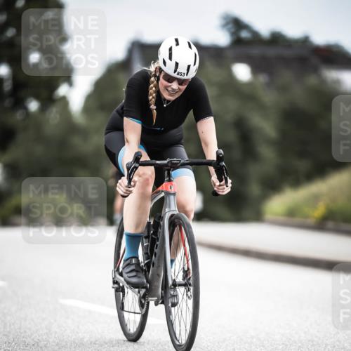 21.06.2026 - 29. Vierlanden-Triathlon H.Heesch http://msf.ph/oto/9875304 21.06.2026 12:20:46 Radfahren 830, 853 meine-sportfotos.de