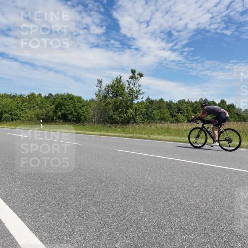 21.06.2026 - Viking Triathlon Michael Burmester http://msf.ph/oto/9875329 21.06.2026 13:03:56 Radfahren 40, 61, 209, 566, 609 meine-sportfotos.de