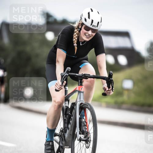 21.06.2026 - 29. Vierlanden-Triathlon H.Heesch http://msf.ph/oto/9875330 21.06.2026 12:20:47 Radfahren 830, 853 meine-sportfotos.de