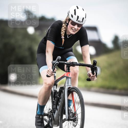 21.06.2026 - 29. Vierlanden-Triathlon H.Heesch http://msf.ph/oto/9875337 21.06.2026 12:20:47 Radfahren 830, 853 meine-sportfotos.de