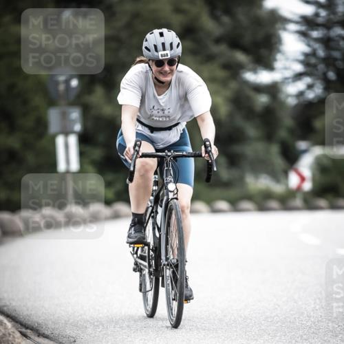 21.06.2026 - 29. Vierlanden-Triathlon H.Heesch http://msf.ph/oto/9875363 21.06.2026 12:21:57 Radfahren 888, 898 meine-sportfotos.de