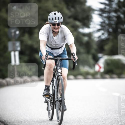 21.06.2026 - 29. Vierlanden-Triathlon H.Heesch http://msf.ph/oto/9875376 21.06.2026 12:21:57 Radfahren 888, 898 meine-sportfotos.de