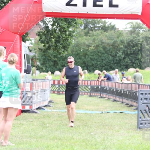 21.06.2026 - 29. Vierlanden-Triathlon Andreas Tolksdorf http://msf.ph/oto/9875380 21.06.2026 11:07:43 Ziel 207, 207 meine-sportfotos.de