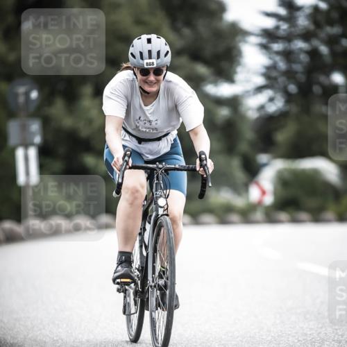 21.06.2026 - 29. Vierlanden-Triathlon H.Heesch http://msf.ph/oto/9875382 21.06.2026 12:21:57 Radfahren 888, 898 meine-sportfotos.de