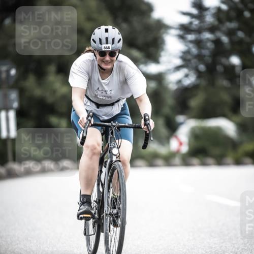 21.06.2026 - 29. Vierlanden-Triathlon H.Heesch http://msf.ph/oto/9875385 21.06.2026 12:21:57 Radfahren 888, 898 meine-sportfotos.de