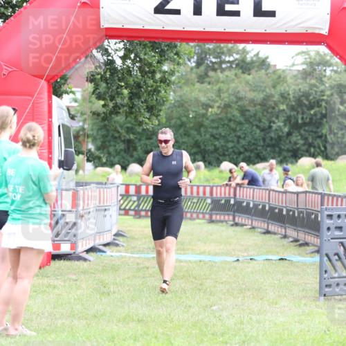 21.06.2026 - 29. Vierlanden-Triathlon Andreas Tolksdorf http://msf.ph/oto/9875388 21.06.2026 11:07:43 Ziel 207, 207 meine-sportfotos.de