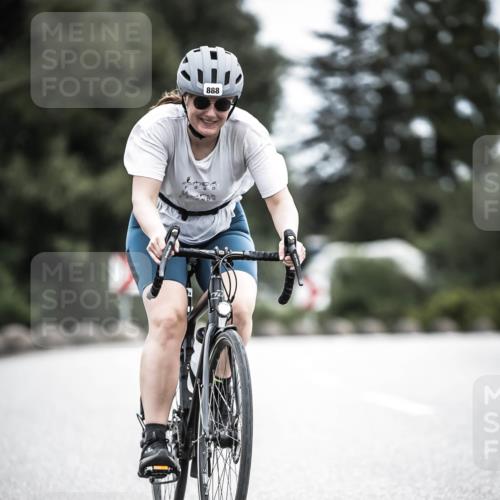 21.06.2026 - 29. Vierlanden-Triathlon H.Heesch http://msf.ph/oto/9875392 21.06.2026 12:21:58 Radfahren 888, 898 meine-sportfotos.de