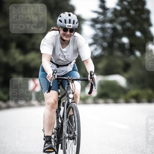21.06.2026 - 29. Vierlanden-Triathlon H.Heesch http://msf.ph/oto/9875397 21.06.2026 12:21:58 Radfahren 888, 898 meine-sportfotos.de