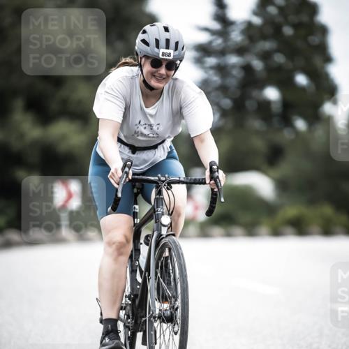 21.06.2026 - 29. Vierlanden-Triathlon H.Heesch http://msf.ph/oto/9875401 21.06.2026 12:21:58 Radfahren 888, 898 meine-sportfotos.de