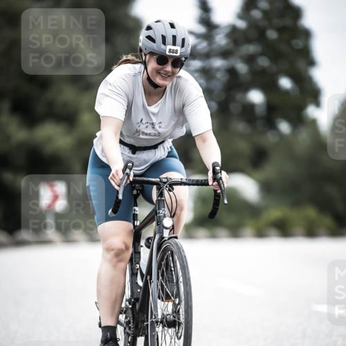 21.06.2026 - 29. Vierlanden-Triathlon H.Heesch http://msf.ph/oto/9875404 21.06.2026 12:21:58 Radfahren 888, 898 meine-sportfotos.de