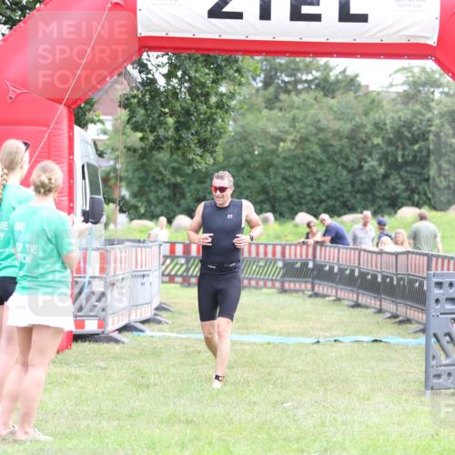 21.06.2026 - 29. Vierlanden-Triathlon Andreas Tolksdorf http://msf.ph/oto/9875405 21.06.2026 11:07:43 Ziel 207, 207 meine-sportfotos.de