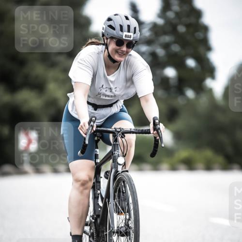 21.06.2026 - 29. Vierlanden-Triathlon H.Heesch http://msf.ph/oto/9875408 21.06.2026 12:21:58 Radfahren 888, 898 meine-sportfotos.de