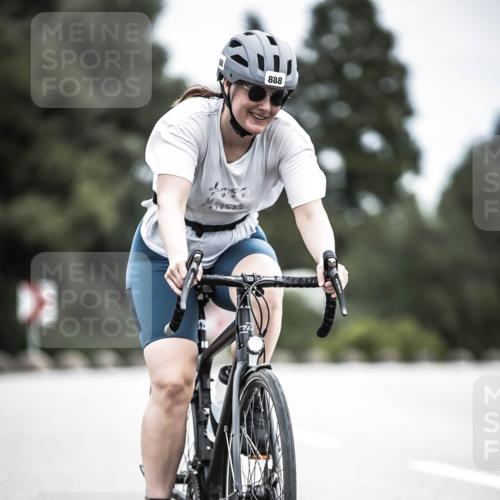 21.06.2026 - 29. Vierlanden-Triathlon H.Heesch http://msf.ph/oto/9875410 21.06.2026 12:21:58 Radfahren 888, 898 meine-sportfotos.de