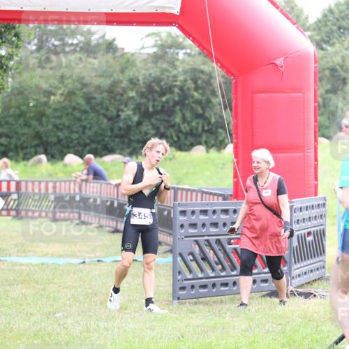 21.06.2026 - 29. Vierlanden-Triathlon Andreas Tolksdorf http://msf.ph/oto/9875437 21.06.2026 11:08:01 Ziel 345, 349, 425, 345, 349, 425 meine-sportfotos.de