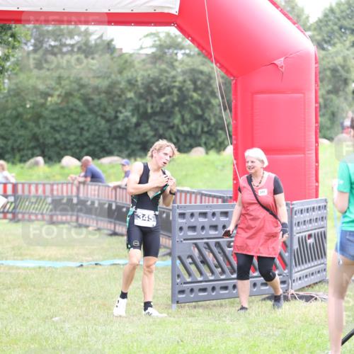 21.06.2026 - 29. Vierlanden-Triathlon Andreas Tolksdorf http://msf.ph/oto/9875450 21.06.2026 11:08:01 Ziel 345, 349, 425, 345, 349, 425 meine-sportfotos.de