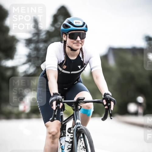 21.06.2026 - 29. Vierlanden-Triathlon H.Heesch http://msf.ph/oto/9875462 21.06.2026 12:22:11 Radfahren 687, 737, 841, 850 meine-sportfotos.de