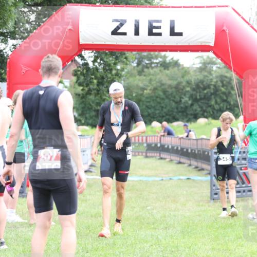 21.06.2026 - 29. Vierlanden-Triathlon Andreas Tolksdorf http://msf.ph/oto/9875503 21.06.2026 11:08:03 Ziel 345, 349, 345, 349 meine-sportfotos.de