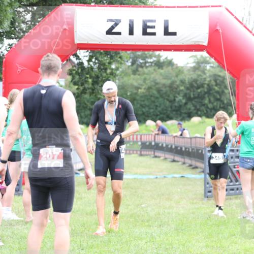 21.06.2026 - 29. Vierlanden-Triathlon Andreas Tolksdorf http://msf.ph/oto/9875525 21.06.2026 11:08:03 Ziel 345, 349, 345, 349 meine-sportfotos.de