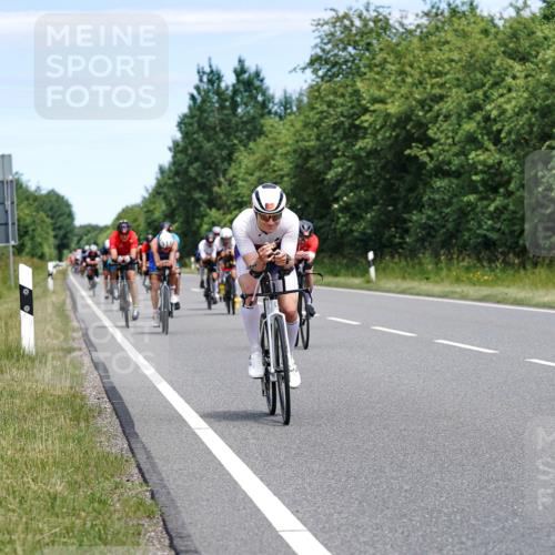21.06.2026 - Viking Triathlon Michael Burmester http://msf.ph/oto/9875549 21.06.2026 12:52:31 Radfahren 63, 64, 75, 87, 89, 95, 118, 162, 198, 252, 302, 411, 459, 460, 464, 490, 522, 552, 619 meine-sportfotos.de
